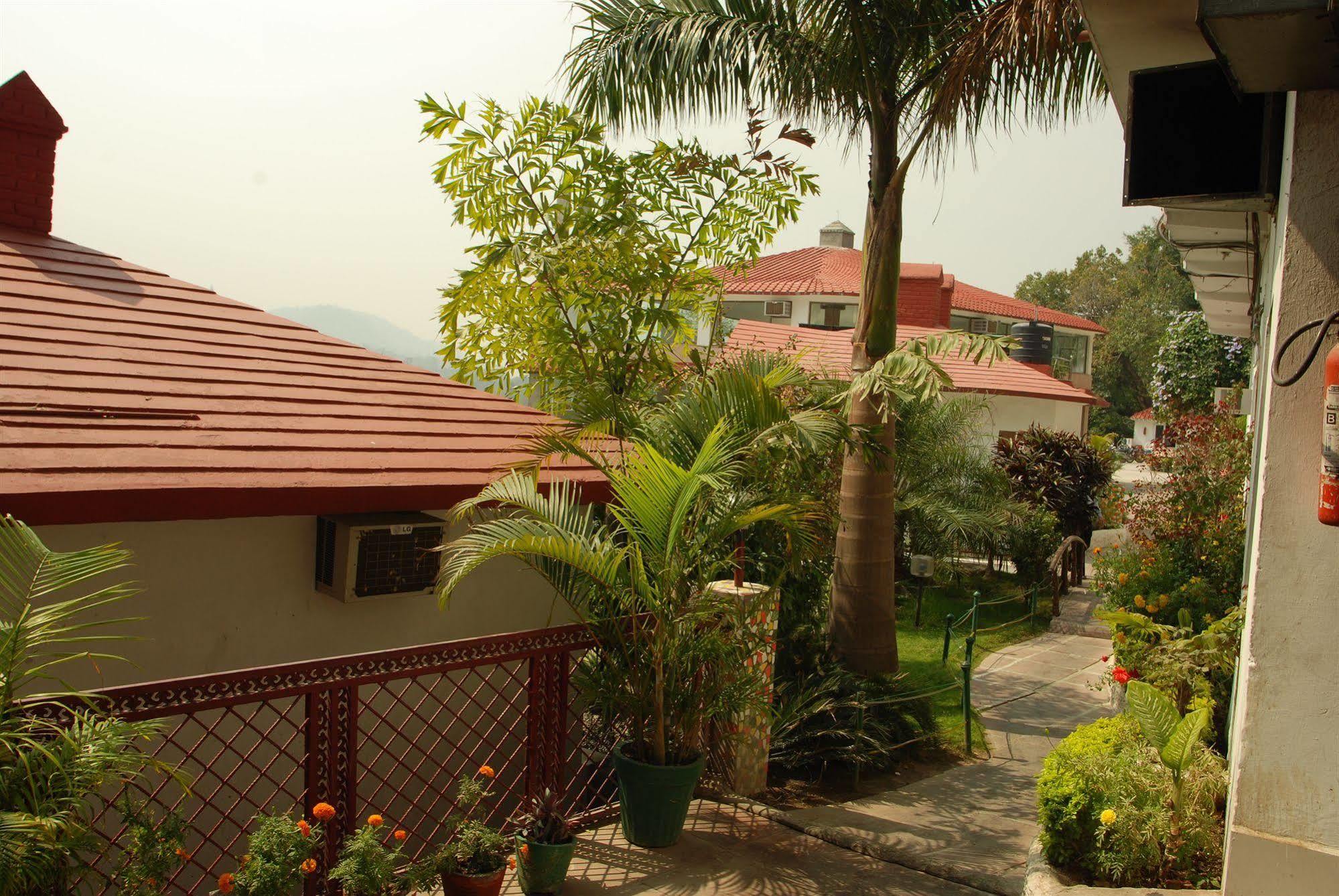 Ganga Beach Resort Rishīkesh Zewnętrze zdjęcie